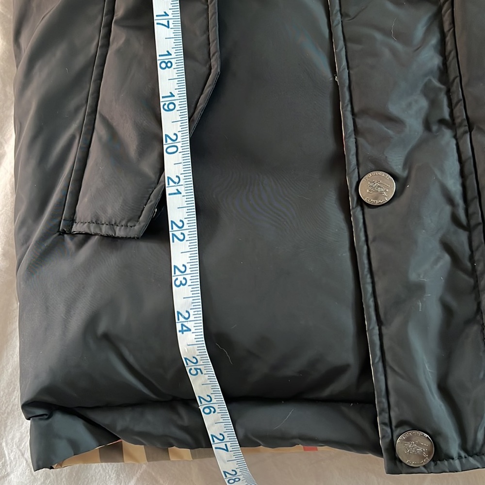 Burberry Black Vest with Beige Check Lining - Picture 12 of 13